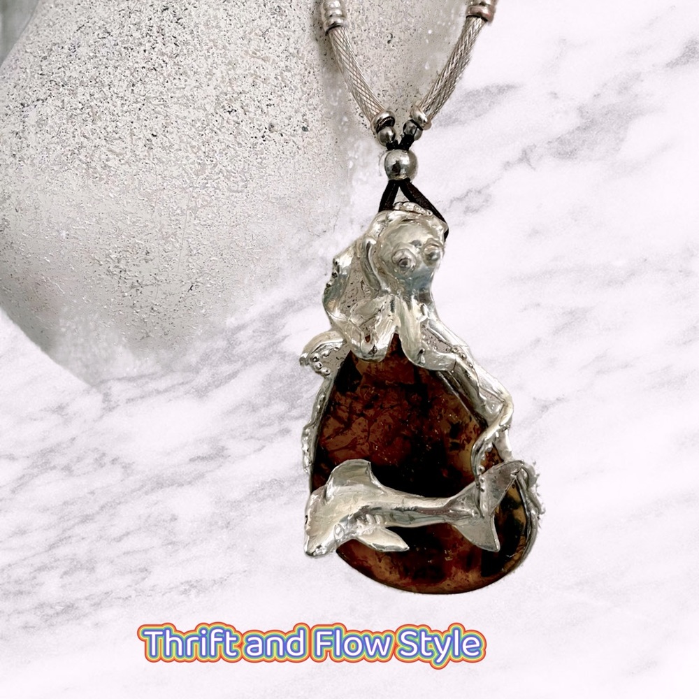 .925 SILVER OCTOPUS/SHARK NECKLACE WITH STONE. NWOT